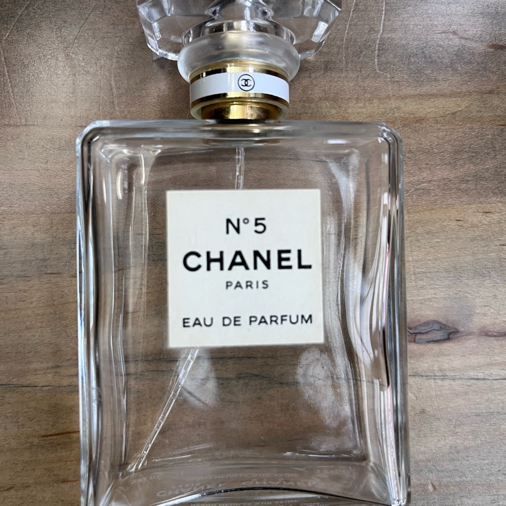 CHANEL N°5 Eau de Parfum in Clear and Gold.  Bottle is empty ; no perfume.Decor